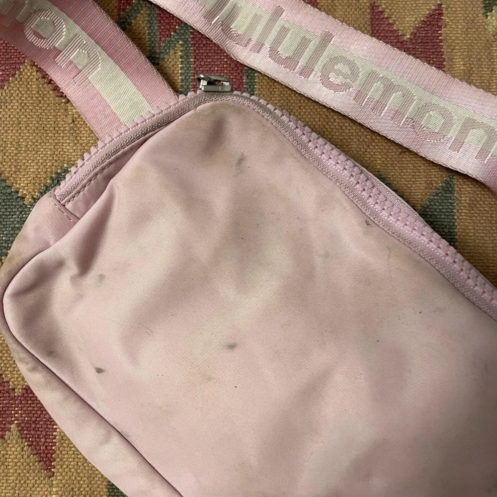 Lululemon Everywhere Belt Bag Womens Small Pink Nylon Fanny Pack Logo Strap